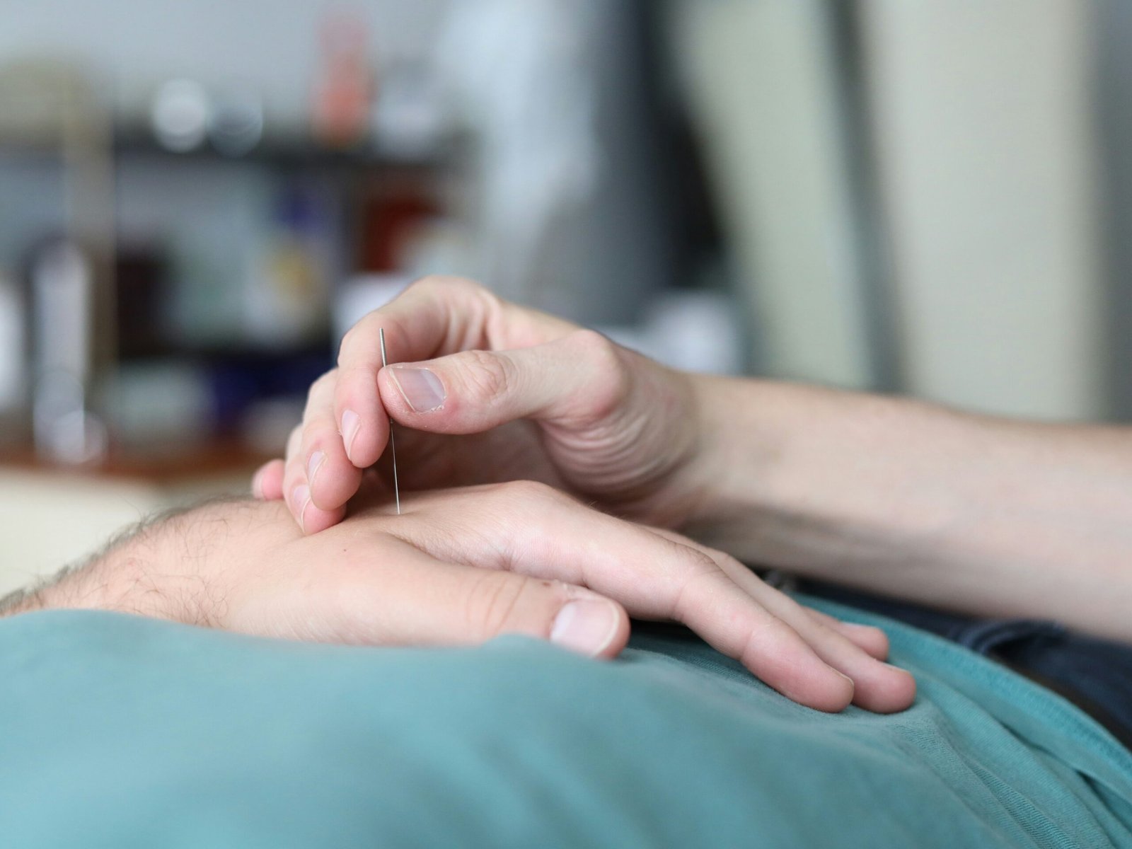 What is acupuncture? 什么是针灸？